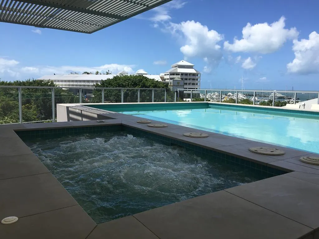 Cairns Private Apartments 4*,