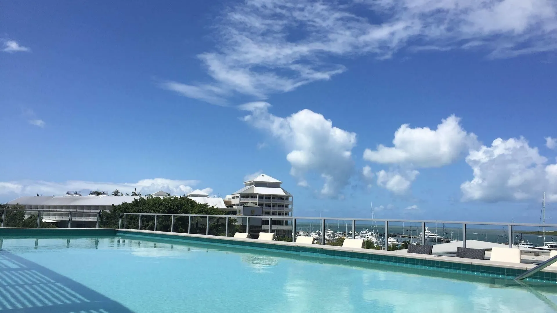 Cairns Private Apartments Aparthotel