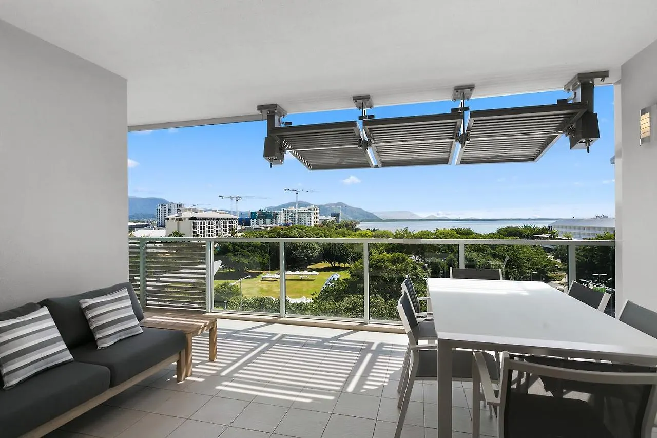 Cairns Private Apartments 4*,